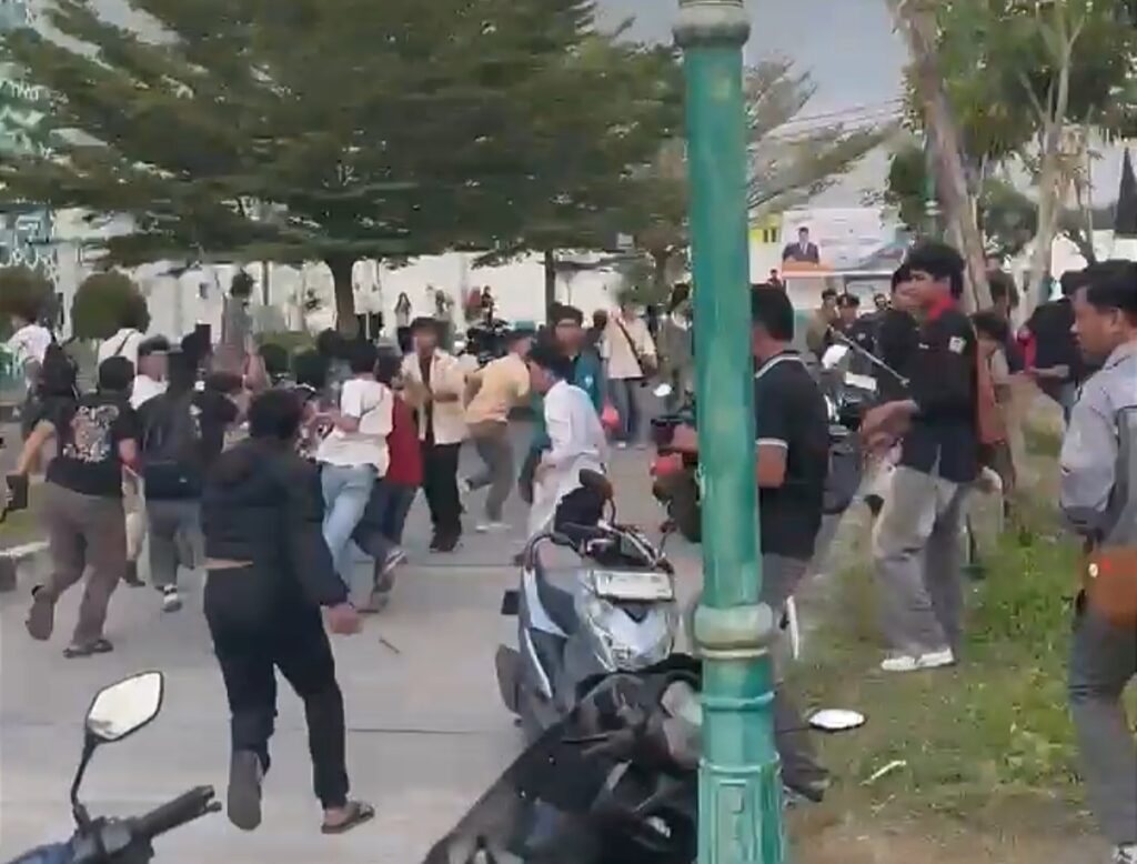 Bentrokan Mahasiswa UIN Mataram Usai PBAK Soroti Pihak Kampus, Badko HMI Nusra Desak Usut Tuntas
