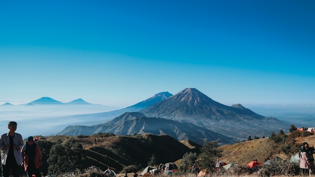 Fenomena Embun Es Salju Dieng yang Bikin Wisatawan Takjub