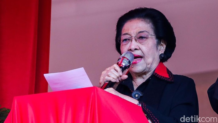 Absen di Istana, Megawati Memimpin Upacara Kemerdekaan RI di Sekolah Partai PDIP