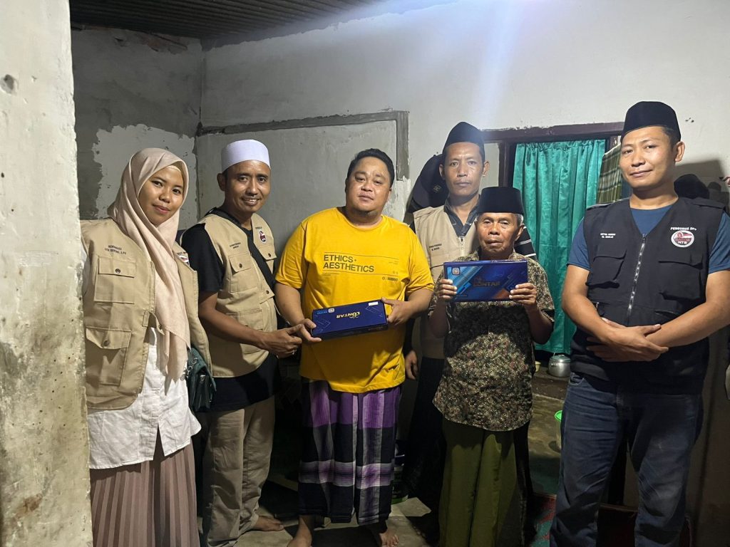 GARDA NTB Salurkan Santunan Anak Yatim & Bantuan Ratusan Lansia di Desa Pengenjek: “Semata-Mata Demi Kemanusiaan”