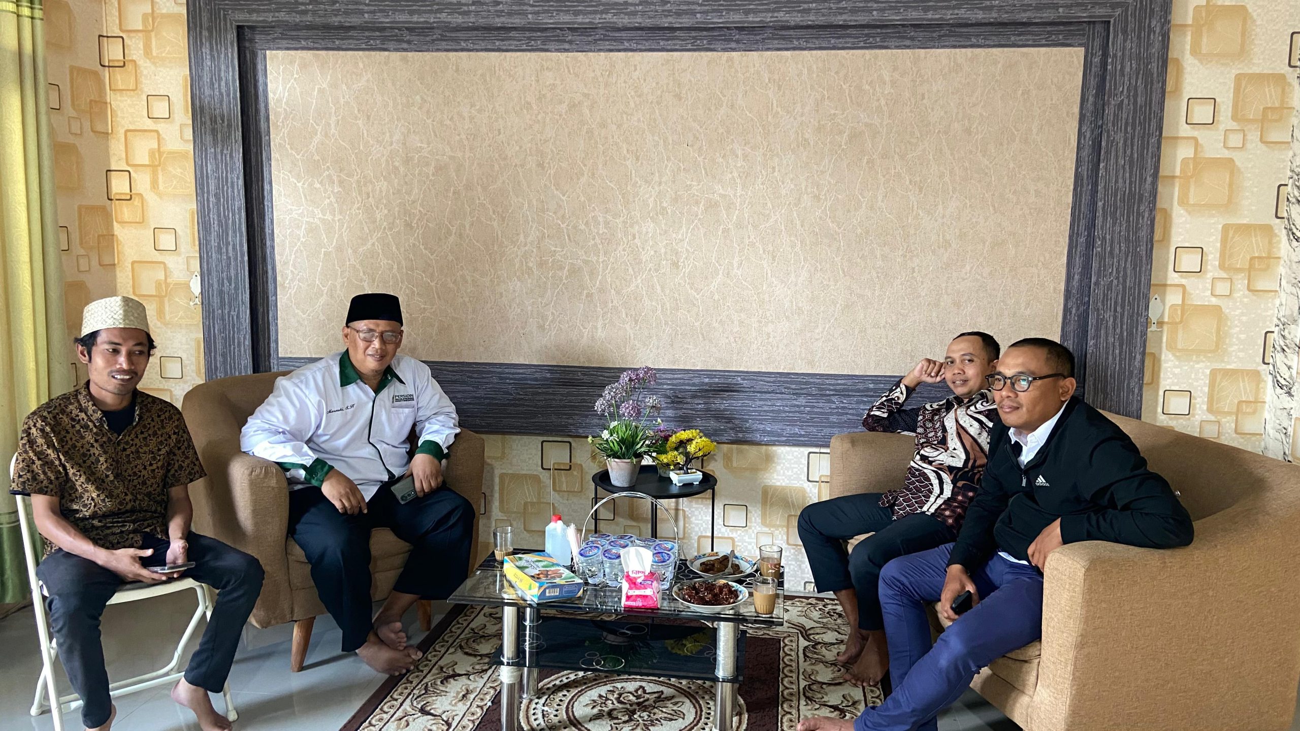 MEMPERERAT SILATURAHMI DAN SINERGI, KETUA KOMISI INFORMASI NTB KUNJUNGI KANTOR MEDIA DIGITAL DAN PODCAST PANORAMA NTB