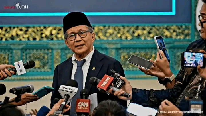 Dari Penyuara Kritik Menjadi Penasihat Negara — Prabowo Lantik Rocky Gerung ke Wantimpres, Pratikno Pimpin Lembaga   