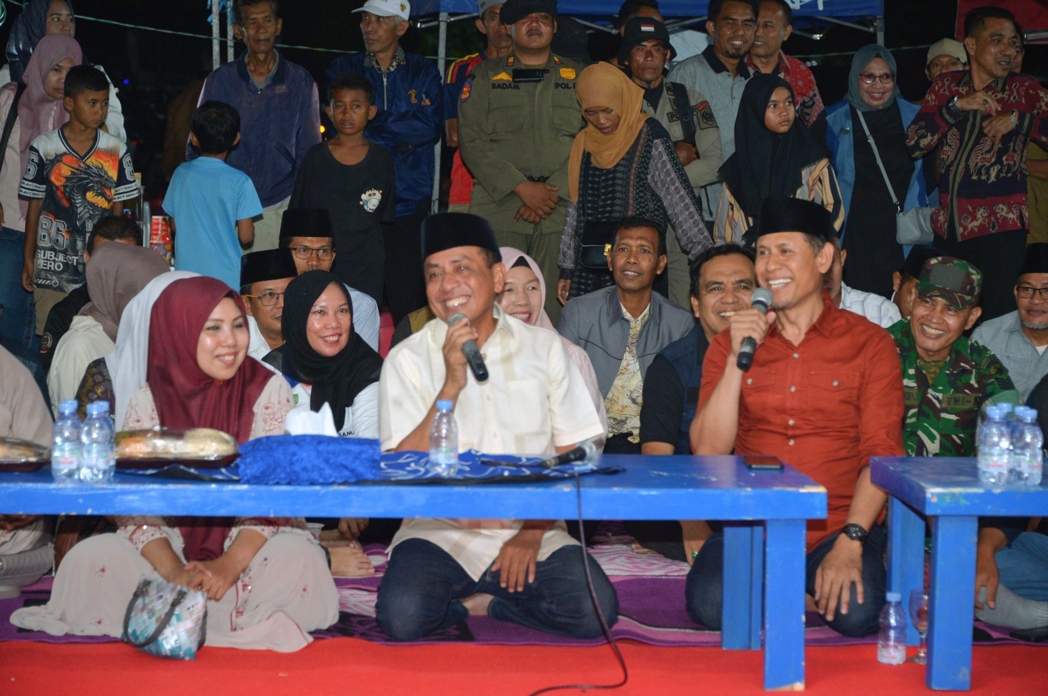 Dekatkan Pelayanan, Bupati Bima Serahkan Paket Bantuan B2SA dan PMT untuk Warga Woha