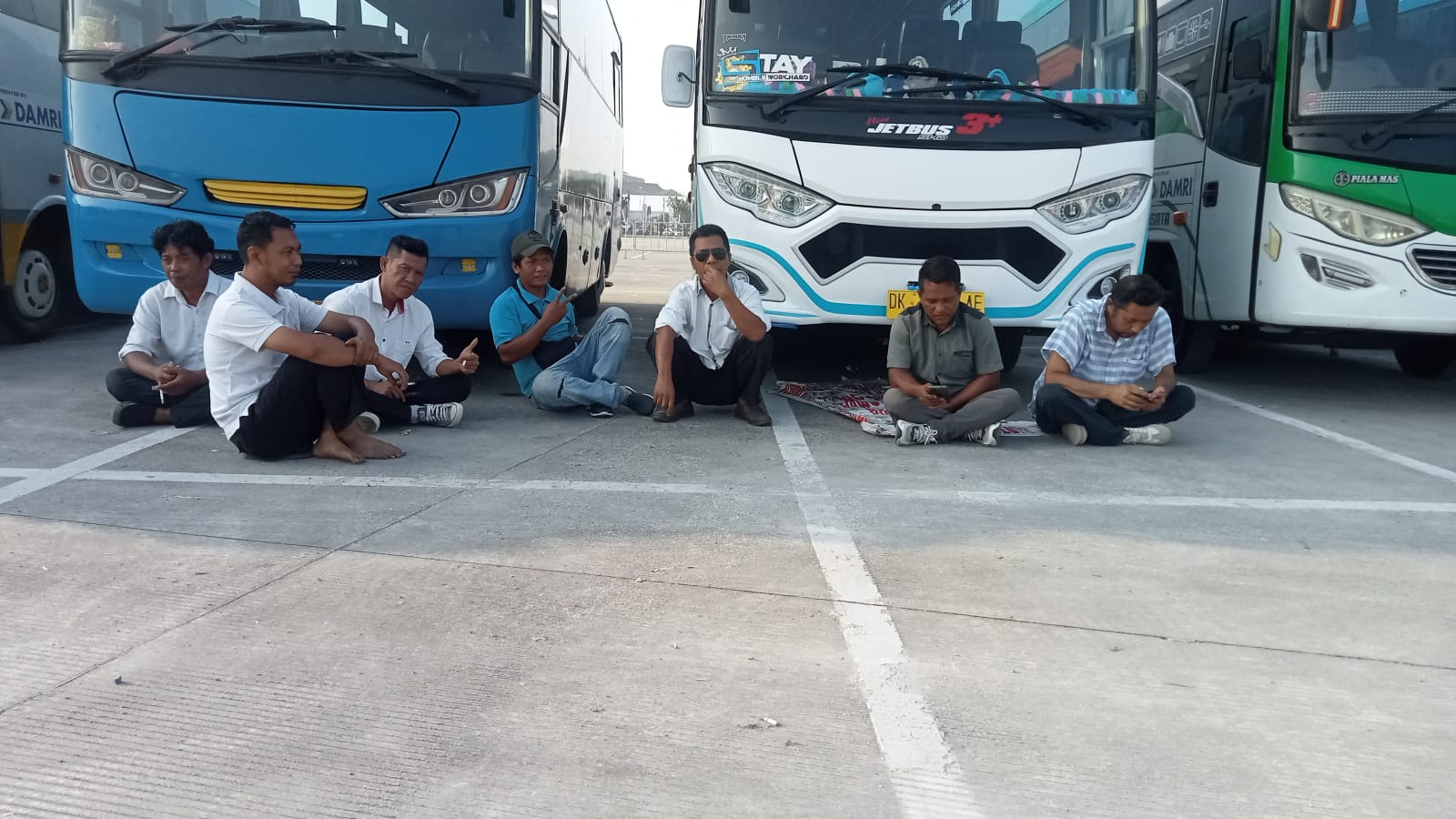 Prajurit Angkutan Darat di Balik Sukses MotoGP Mandalika 2026, Siaga Siang dan Malam Demi Kelancaran Antar Jemput Penonton.